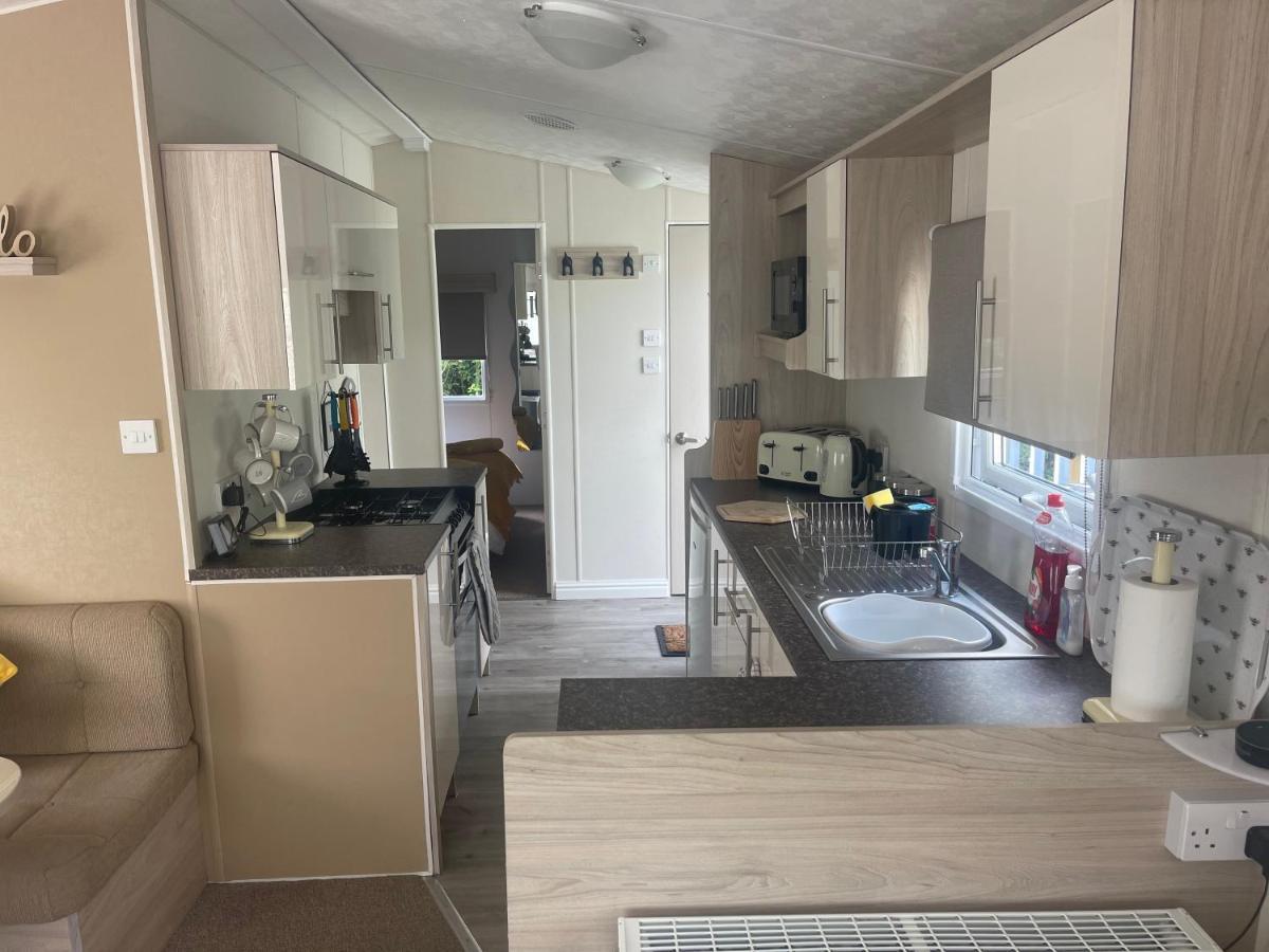 4 Lakes Holiday Let Villa Carnforth Exteriör bild